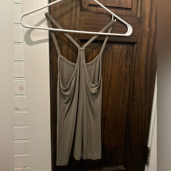 Breezy Eco-Conscious Style: Organic Cotton Fitted Green Racerback Tank Top - Picture 3 of 3